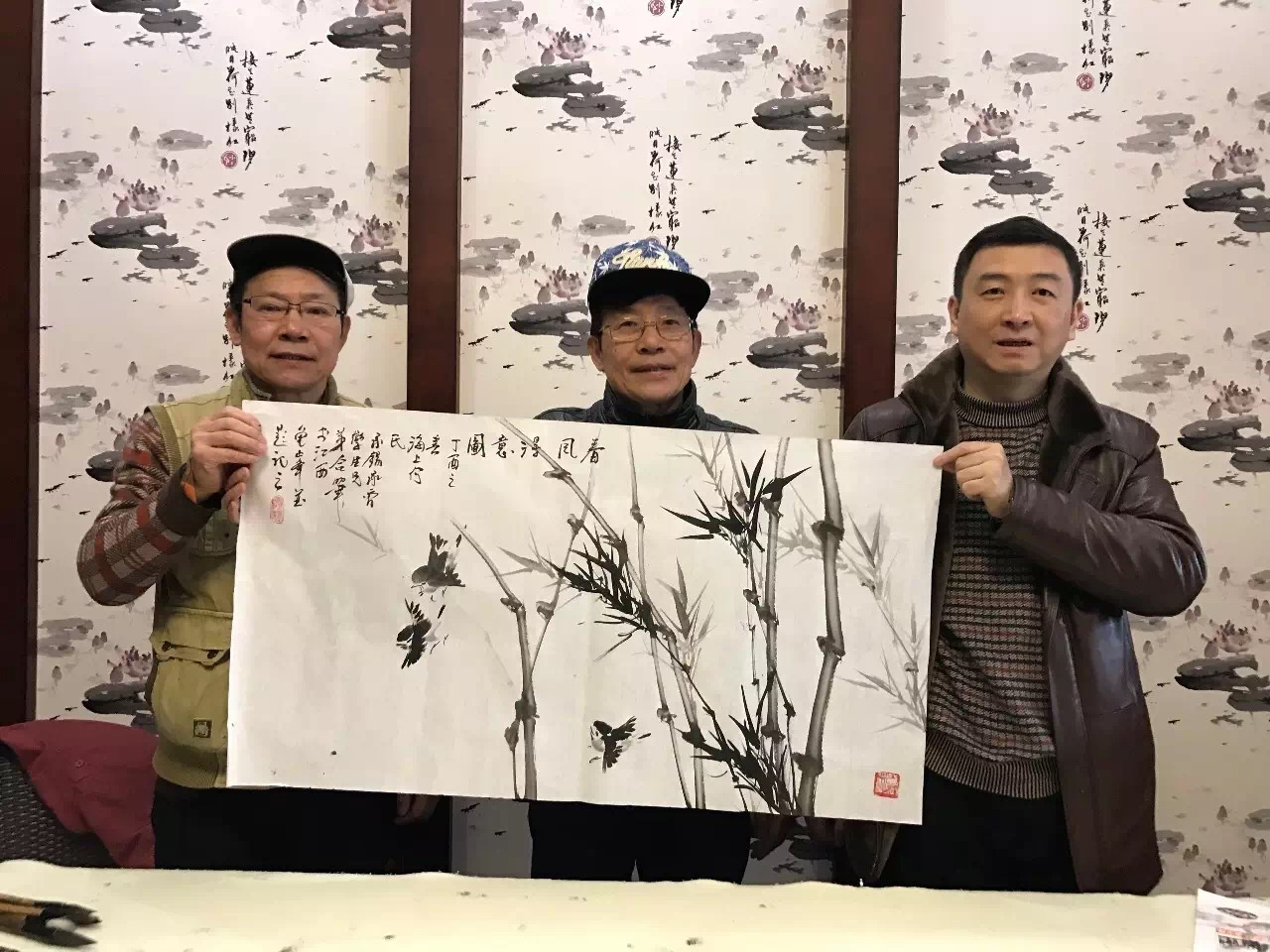 《海外网》刊登《上海“画”上饶：艺术家在上饶进行艺术采风活动》